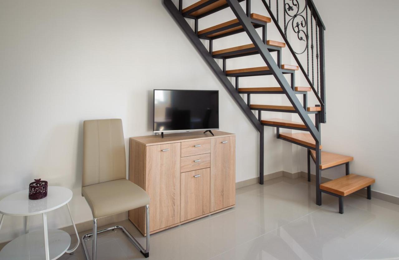 Nera Lux Apartment โปดสตรานา ภายนอก รูปภาพ